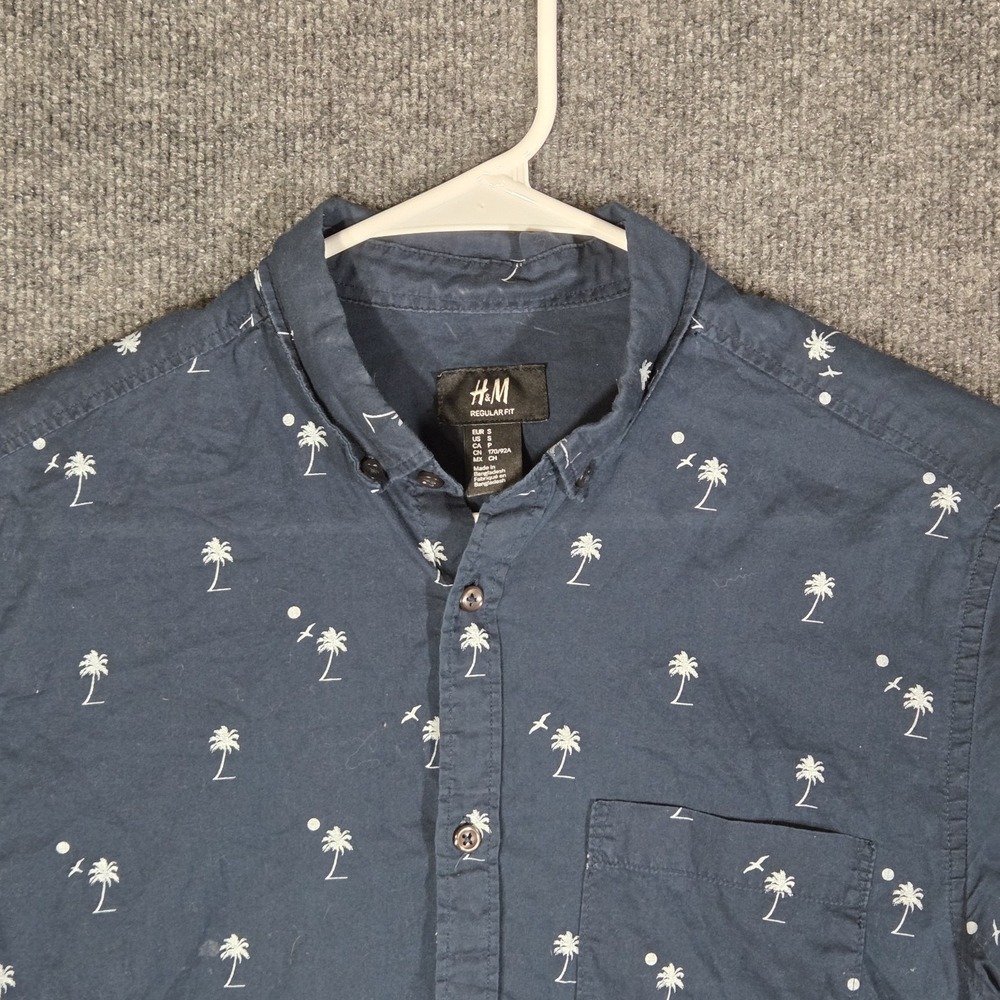 H&M Mens Small Blue Palm Tree Print Button Up Shirt Tropical Short Sleeve Casual
